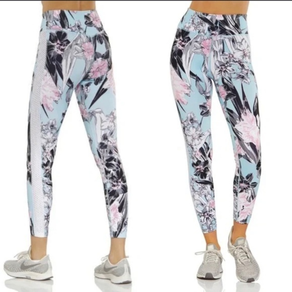 NIKE‎ Women's All In Hyper Femme One Tights Size small